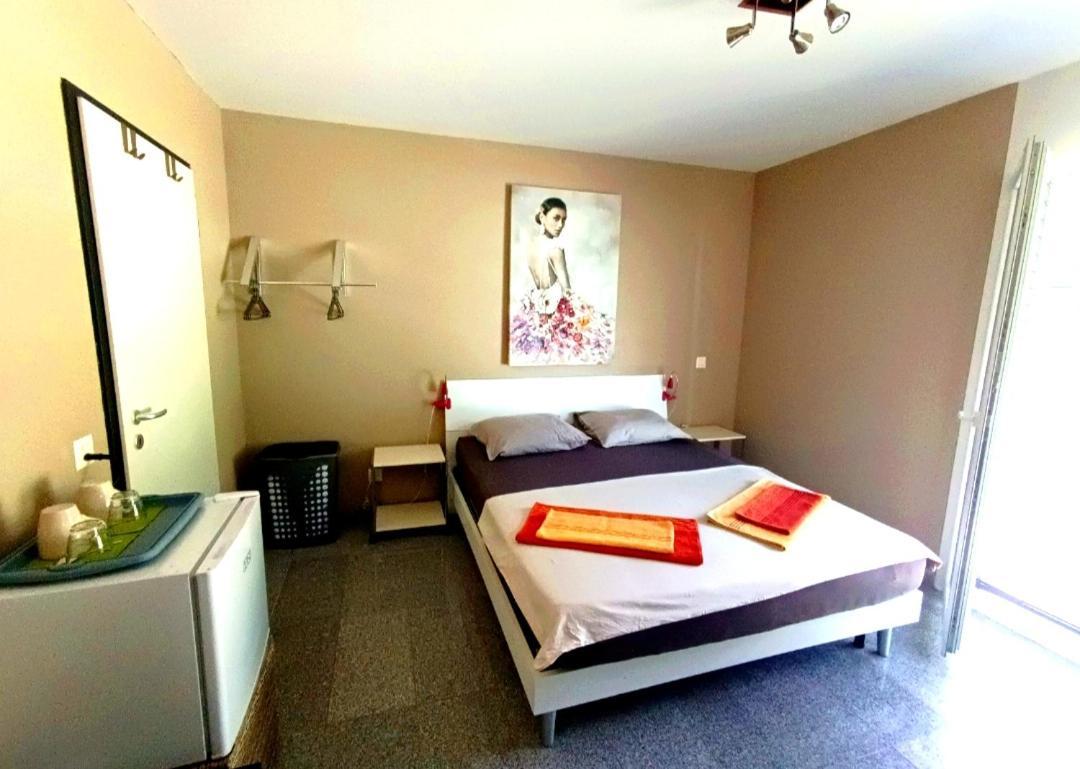 33 Hotel Cadenazzo Luaran gambar